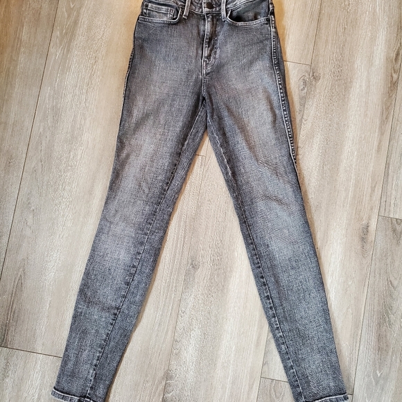 Guess Gray Faded Wash Skinny Stretch Mid to High Rise 1981 Jeans, 24 - Picture 8 of 9